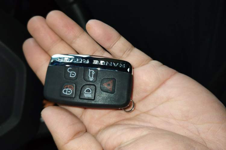 Used Land Rover Discovery Sport 2019 240 PS SE Version China VI Standard
