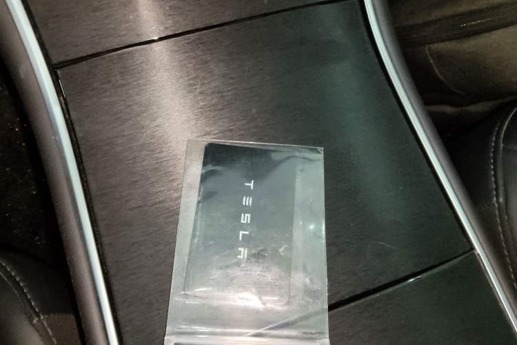 Used Tesla Model 3 2019 Long-Range Rear-Wheel-Drive Version
