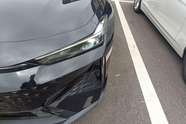 Used Changan UNI-V 2024 1.5T Prestige Sport Edition
