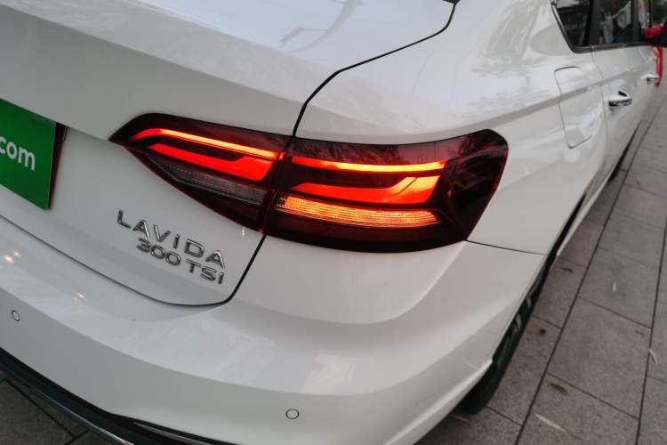 Used Volkswagen Lavida 2023 300TSI DSG Full-Comfort Edition