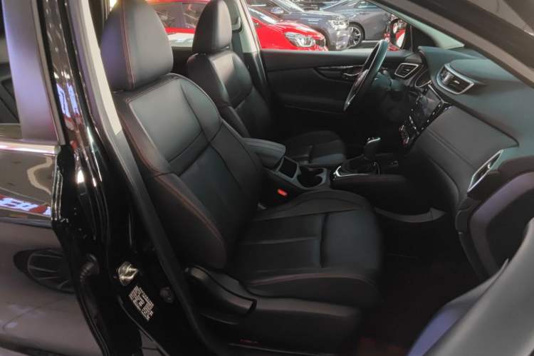 Used Nissan Qashqai 2023 Classic 2.0L CVT XV Comfort Edition
