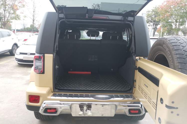 Used Beijing Auto BJ40 2019 2.3T Automatic Four-Wheel Drive Ring the Tower Champion Edition China VI