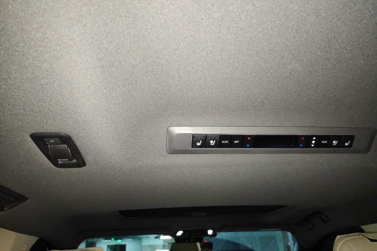 Used Toyota Sienna 2024 2.5L Hybrid Four-Wheel Drive Prestige Edition
