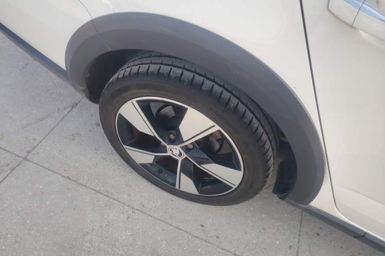 Used Skoda Octavia 2019 TSI280 DSG Luxury Edition Station Wagon China VI Standard