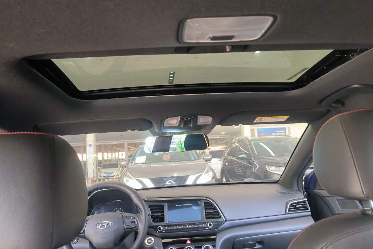 Used Hyundai Elantra 2019 1.4T Dual-Clutch Xuan Dong · Dynamic Model
