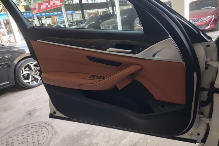 Used BMW 5 Series 2019 530Li Leading Model M Sport Package
