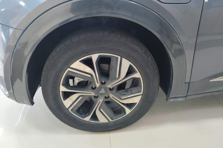 Used NETA U 2023 NETA U-Ⅱ Challenge Edition 400 U Show – Lithium Iron Phosphate
