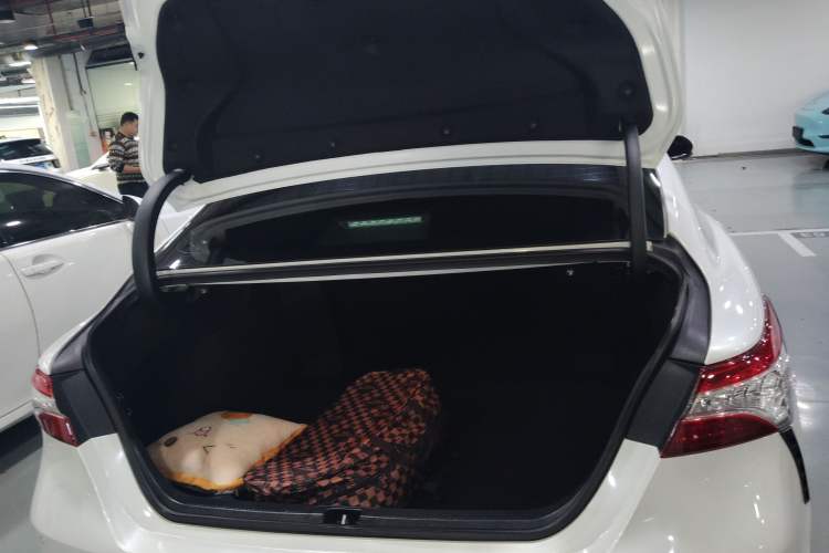 Used Toyota Camry 2021 2.0S FENGSHANG Edition
