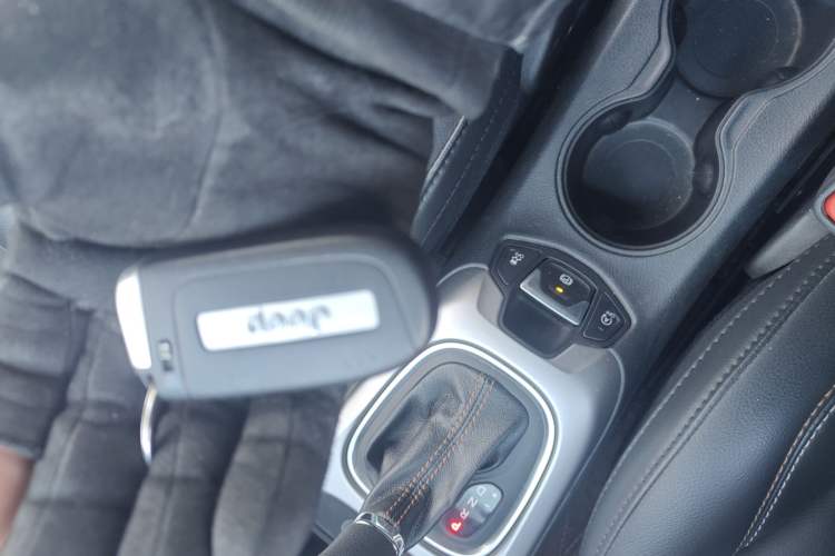 Used  Compass 2020 220T Automatic Leading Edition