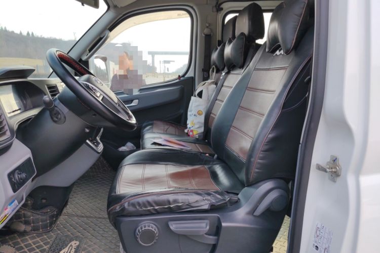 Used SAIC MAXUS Xintu V80 2021 2.0T PLUS Manual Aoyuntong Short Wheelbase Mid-Roof 5/6-Seater