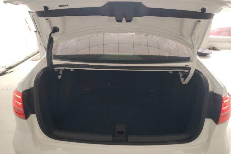 Used Volkswagen Sagitar 2018 1.6L Manual Comfort Model