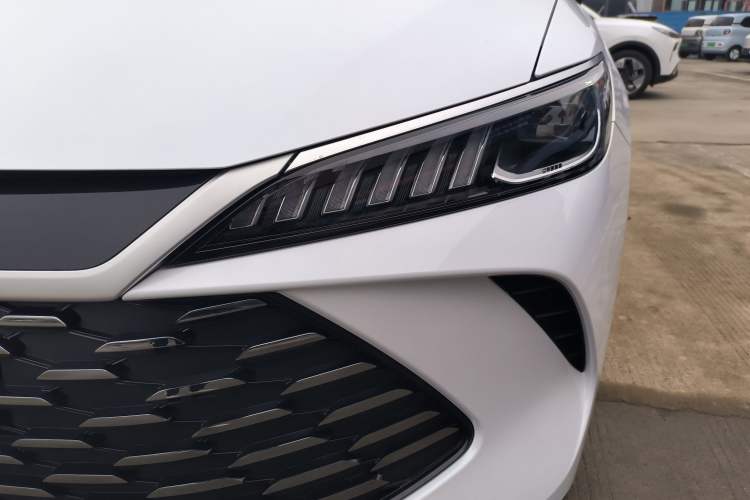 Used BYD Qin PLUS 2025 DM-i Smart Drive 55KM Leading Model
