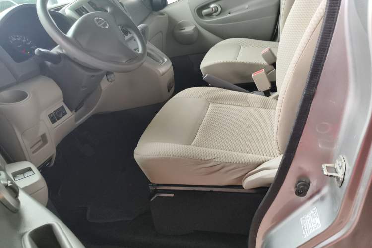 Used Nissan NV200 2016 Revised Version 1.6L CVT Luxury Edition
