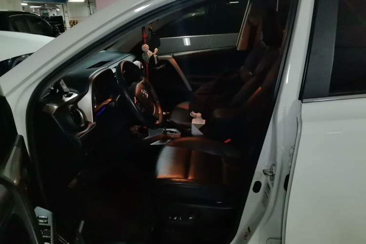 Used Toyota RAV4 2013 2.0L CVT Four-Wheel Drive New Edition
