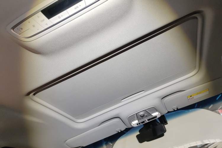 Used Buick GL8 2023 ES Lu Zun Deluxe and Yue Edition