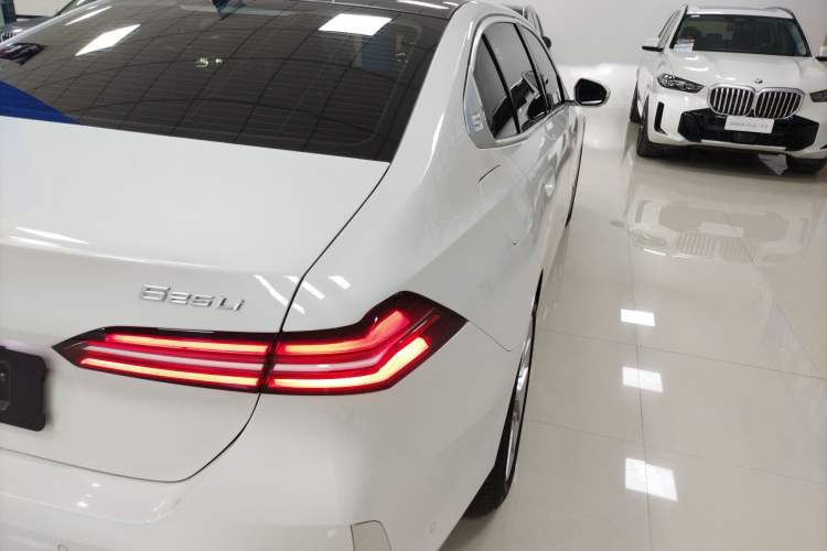 Used BMW 5 Series 2024 525Li Luxury Package
