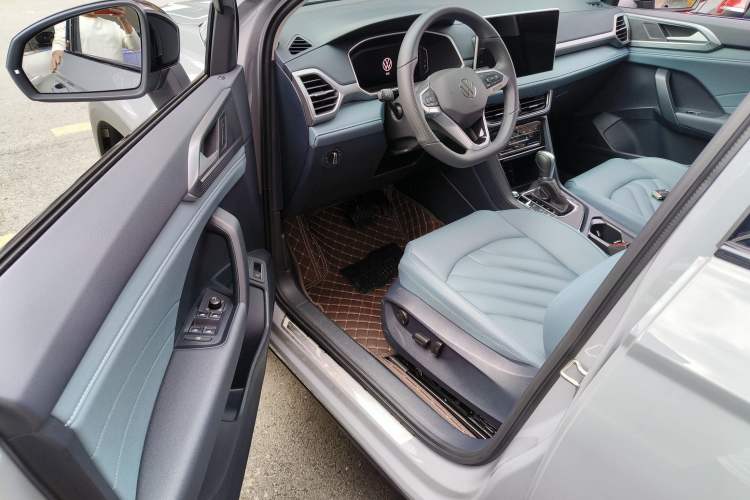 Used Volkswagen Tharu 2024 300TSI Two-Wheel-Drive Moon Luxury Edition
