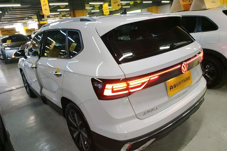 Used Volkswagen Tharu 2023 300TSI Two-Wheel-Drive Moonlight Edition
