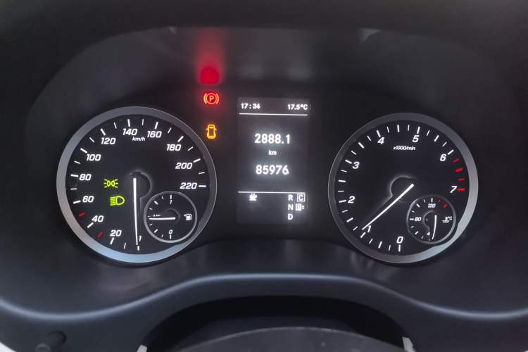 Used Mercedes-Benz Vito 2021 2.0T Elite Version 7 Seats
