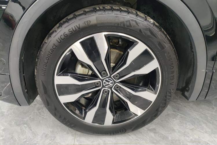 Used Volkswagen Tiguan L 2023 330TSI Automatic Two-Wheel Drive R-Line Enjoyment Edition
