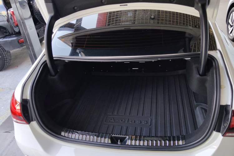 Used Mercedes-Benz A-Class 2022 Revised Version A 200 L Sport Sedan Fashionable Style