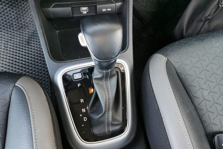 Used Kia Stonic 2019 1.4L Automatic Sport Edition China VI
