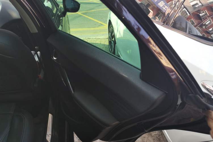 Used  5 2013 1.6T Luxury Edition THP200
