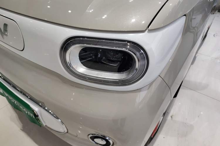 Used Wuling Hongguang MINIEV 2024 3rd Generation 215km Advanced Version
