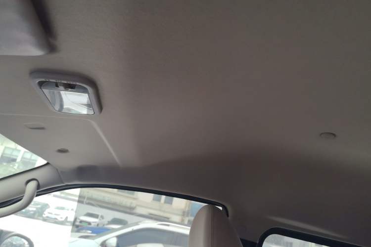 Used FORTHING Lingzhi 2023 M5 1.6L Practical Model 5 Seats