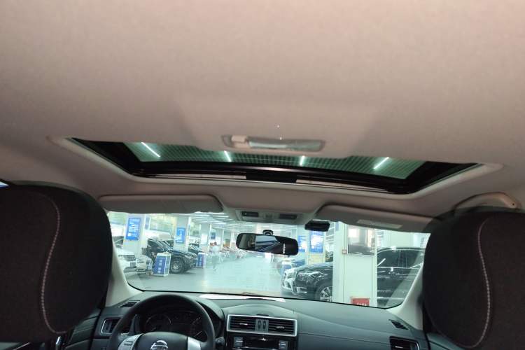 Used Nissan Tiida 2016 1.6L CVT Cool Dynamic Edition
