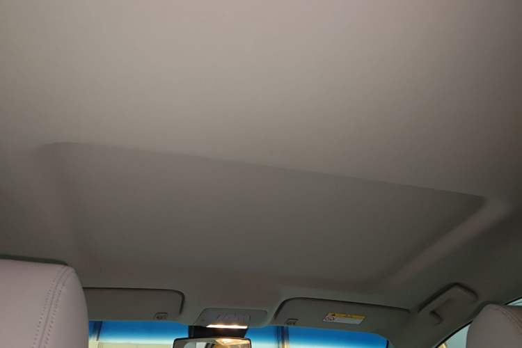 Used Buick GL8 2023 Land Executive Class Comfort Model
