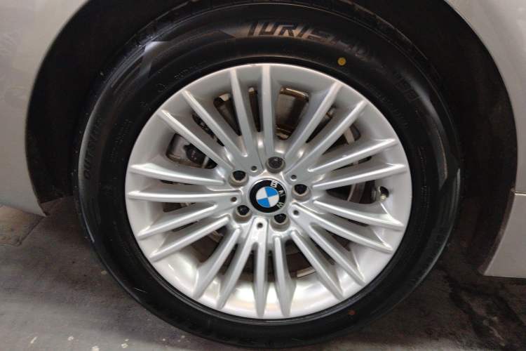 Used BMW 5 Series 2014 525Li Leading Model