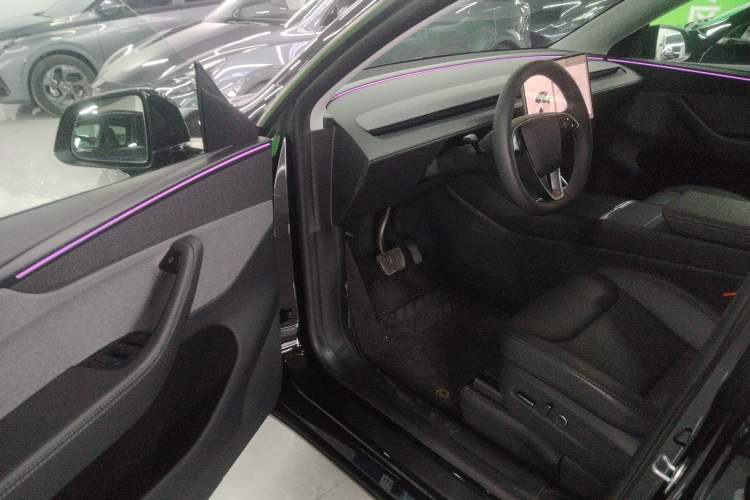 Used Tesla Model Y 2025 Rear-Wheel-Drive Version