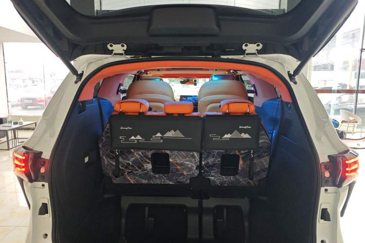 Used Toyota Sienna 2023 2.5L Hybrid Deluxe Edition
