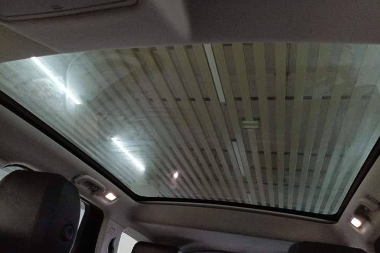 Used Land Rover Discovery Sport 2018 240 PS SE Version