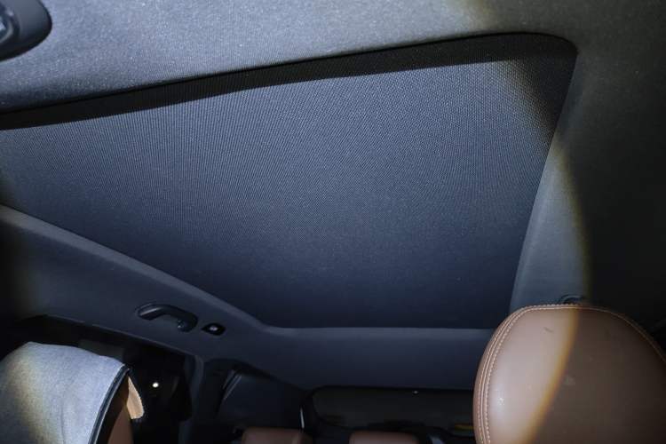 Used Haval H6 2017 Red Label 2.0T Automatic Two-Wheel Drive ZhiShang Model
