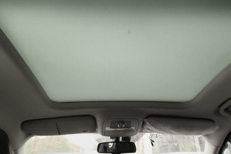 Used Roewe RX8 2019 30T Smart Connectivity Two-Wheel Drive Supreme Flagship Edition
