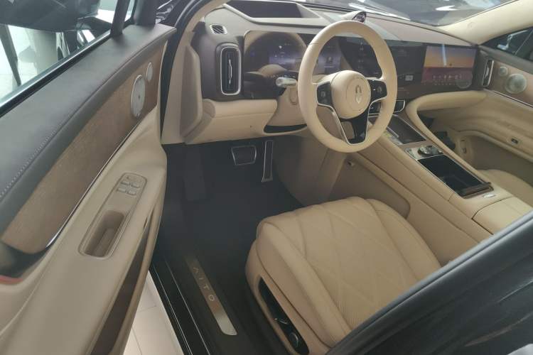 Used Hima AITO M9 2025 Extended-Range Max Version 52 kWh 6-Seater Edition