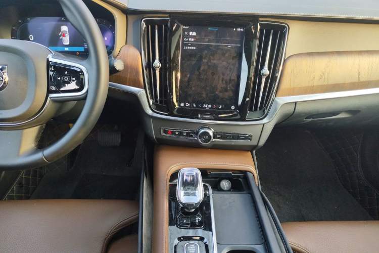 Used Volvo S90 2025 B5 Zhiyuan Luxury Edition
