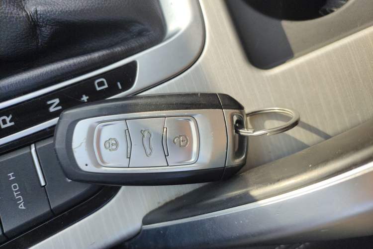 Used Geely Auto Emgrand X7 Sport 2018 1.8TD Automatic Two-Wheel Drive Zhiya Model
