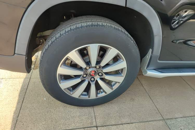 Used Roewe RX8 2019 30T Smart Connectivity Two-Wheel Drive Supreme Flagship Edition
