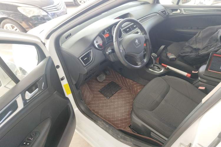 Used Peugeot 308 2014 Enjoyment Edition Classic 1.6L Automatic Fashion Model