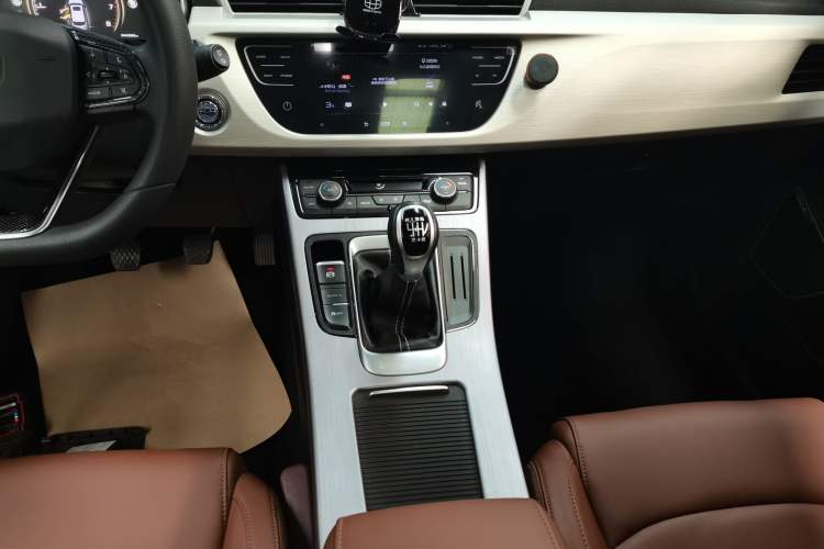 Used Geely Auto Emgrand X7 Sport 2021 1.8TD Manual Two-Wheel Drive Asian Games Edition
