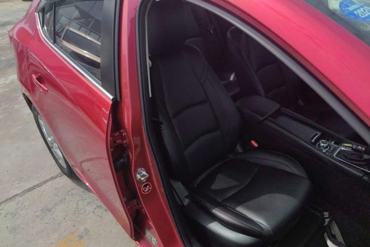 Used Mazda Mazda 3 Axela 2019 Cloud-Controlled Sedan 1.5L Automatic Luxury Model China VI Standard