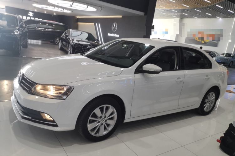 Used Volkswagen Sagitar 2015 1.6L Automatic Fashion Model
