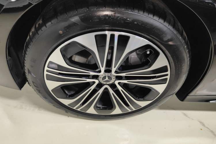 Used Mercedes-Benz E-Class 2025 Facelift E 300 L Luxury Edition