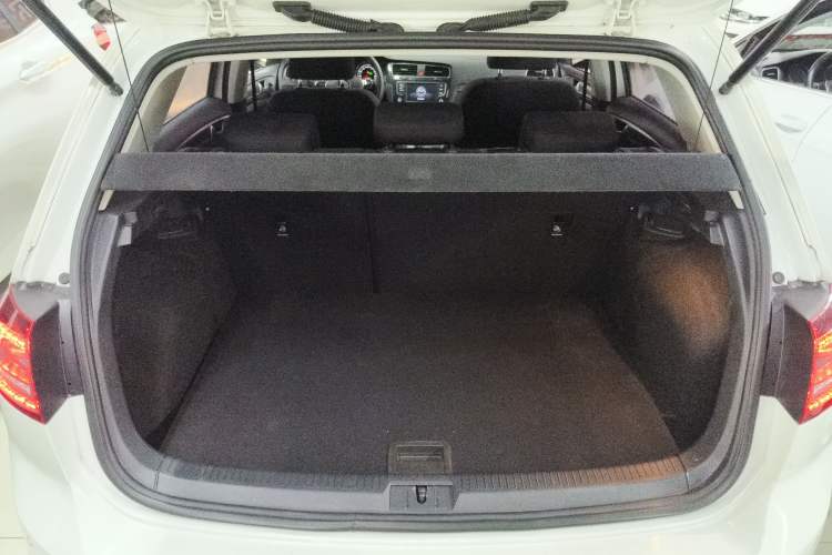 Used Volkswagen Golf 2017 230TSI Automatic Comfort Edition – Celebrating Milestone of One Million Units
