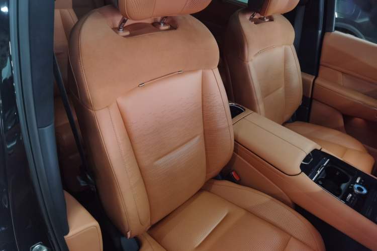 Used Lynk & Co 900 2025 1.5T Ultra
