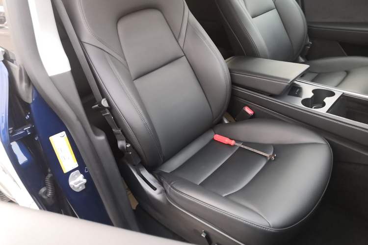 Used Tesla Model Y 2021 Long-Range All-Wheel-Drive Version
