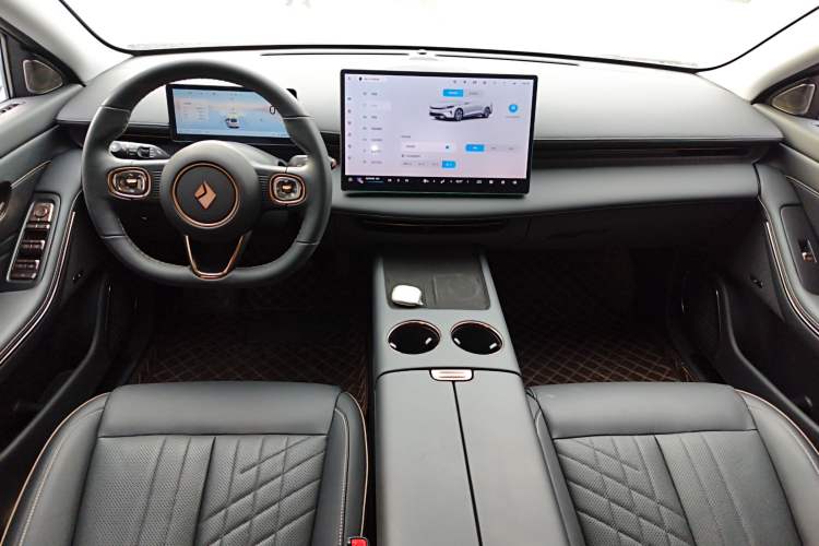 Used Baojun Enjoy 2025 Plug-in Hybrid 140km Luxury Edition
